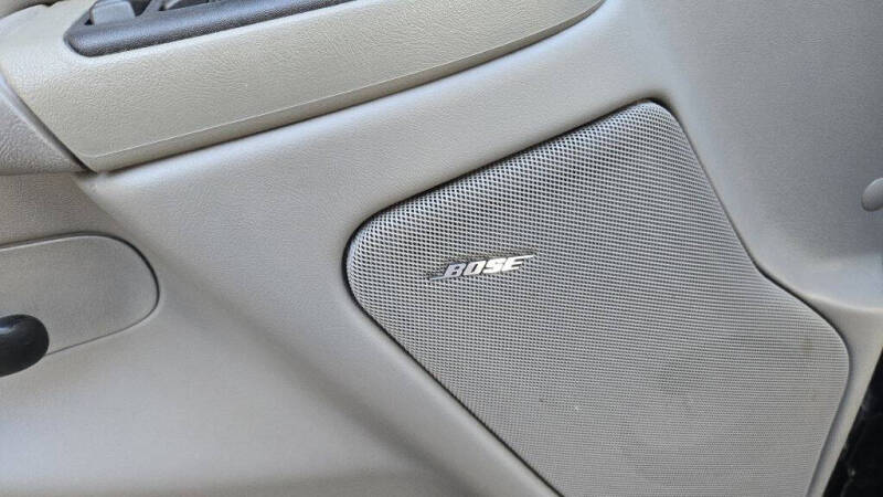 2004 GMC Yukon SLE - Photo 34
