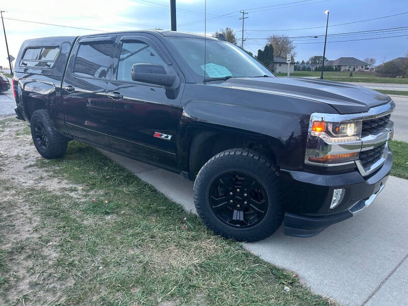 Used 2018 Chevrolet Silverado 1500 LTZ Z71 with VIN 3GCUKSECXJG500092 for sale in Oak Creek, WI