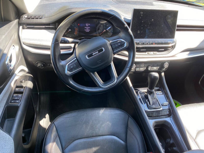 2022 Jeep Compass Latitude Lux
