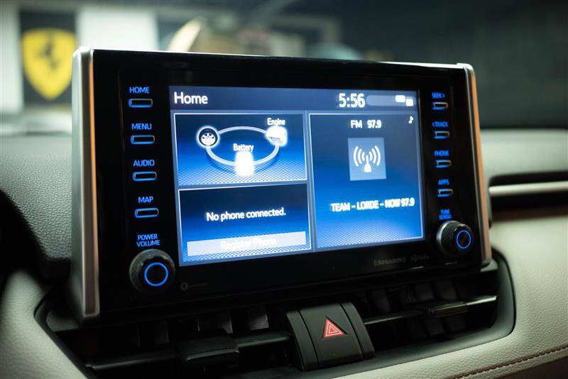 2020 Toyota RAV4 Hybrid XLE