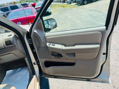 2005 Ford Explorer XLT