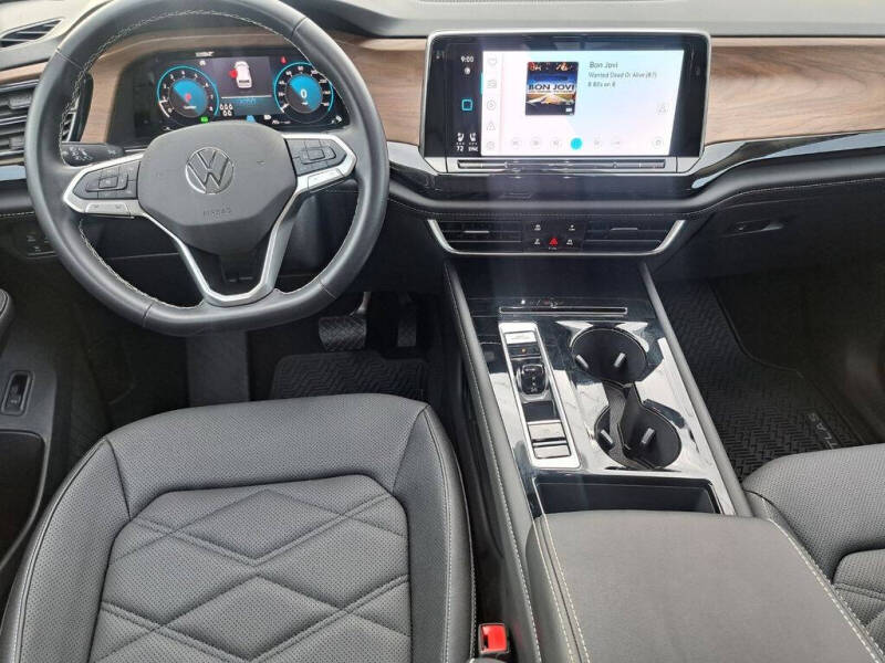 2025 Volkswagen Atlas SE