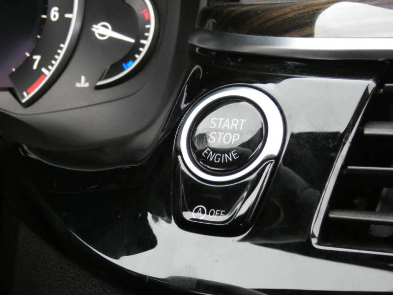 2019 BMW 5 Series 530i