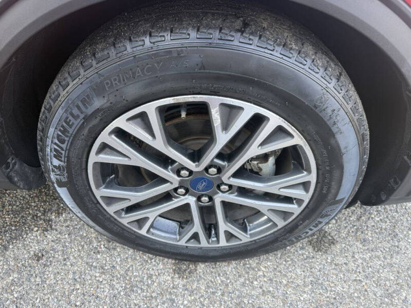 2020 Ford Escape SEL