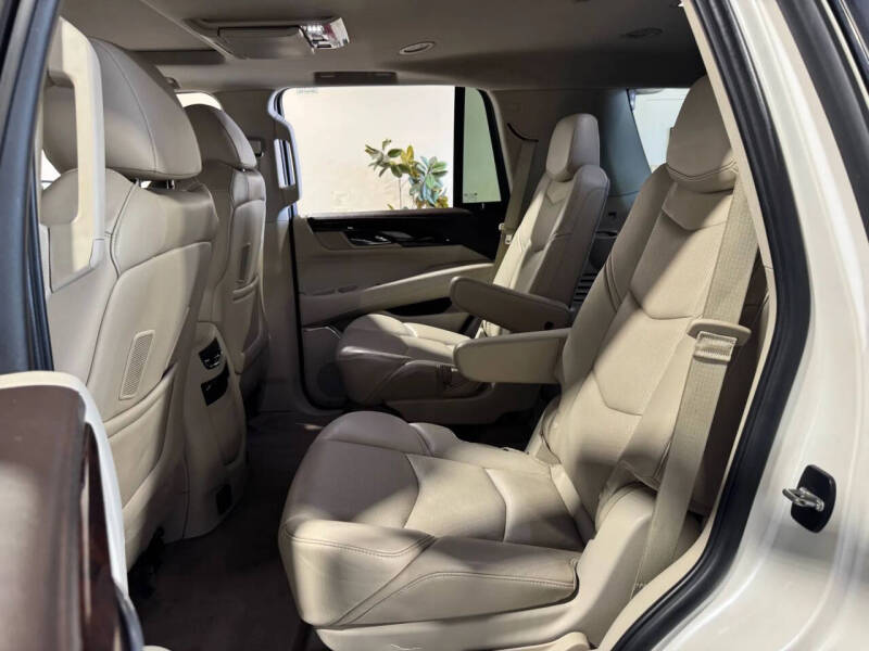 2015 Cadillac Escalade Luxury