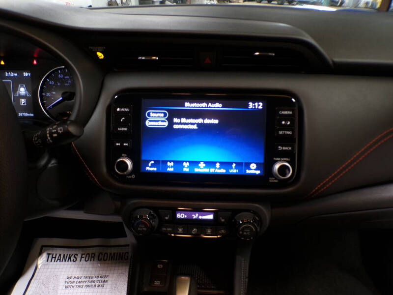 2023 Nissan Kicks SR