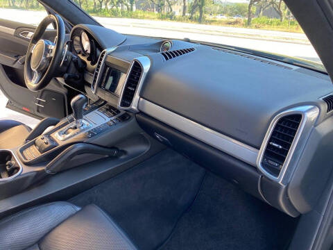 2013 Porsche Cayenne GTS