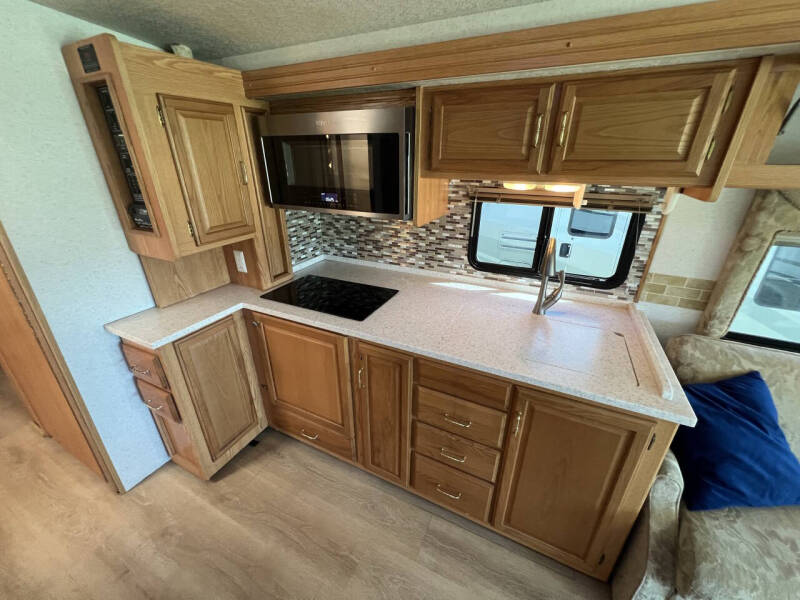 2001 Winnebago Journey 36L