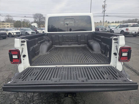 2023 Jeep Gladiator Overland