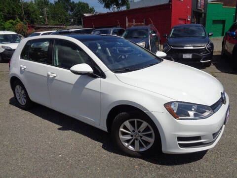 2016 Volkswagen Golf TSI SE