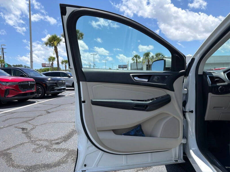 2020 Ford Edge Titanium