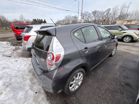 2013 Toyota Prius c Two