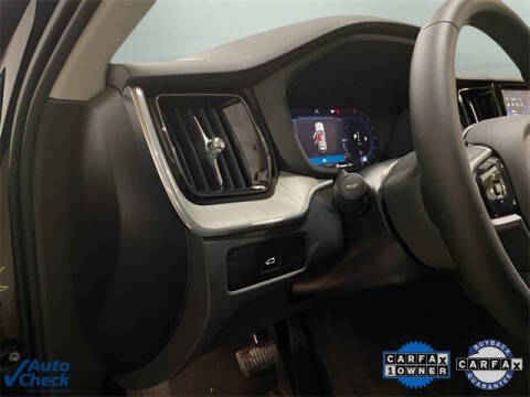 2025 Volvo XC60 B5 Plus Dark Theme