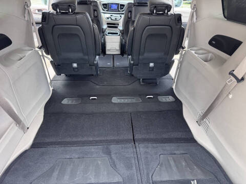 2017 Chrysler Pacifica Touring-L Plus