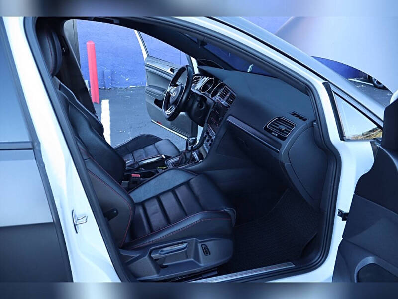 2021 Volkswagen Golf GTI Autobahn