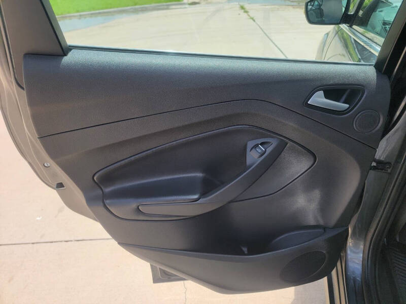 2017 Ford C-MAX Energi Titanium