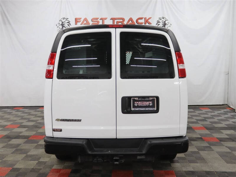 2022 Chevrolet Express 2500