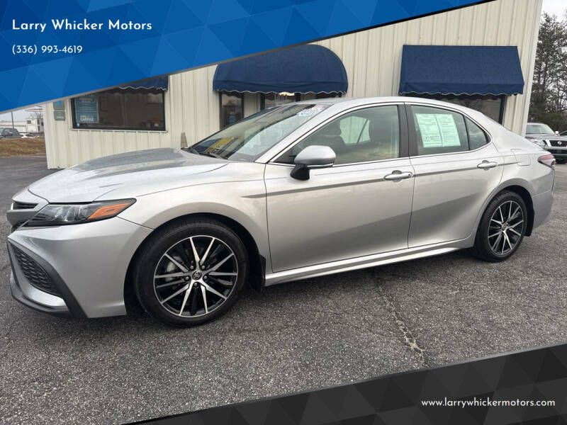 2021 Toyota Camry SE's photo