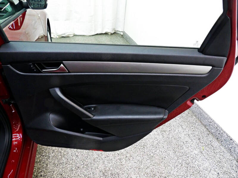 2015 Volkswagen Passat 1.8T Wolfsburg Edition