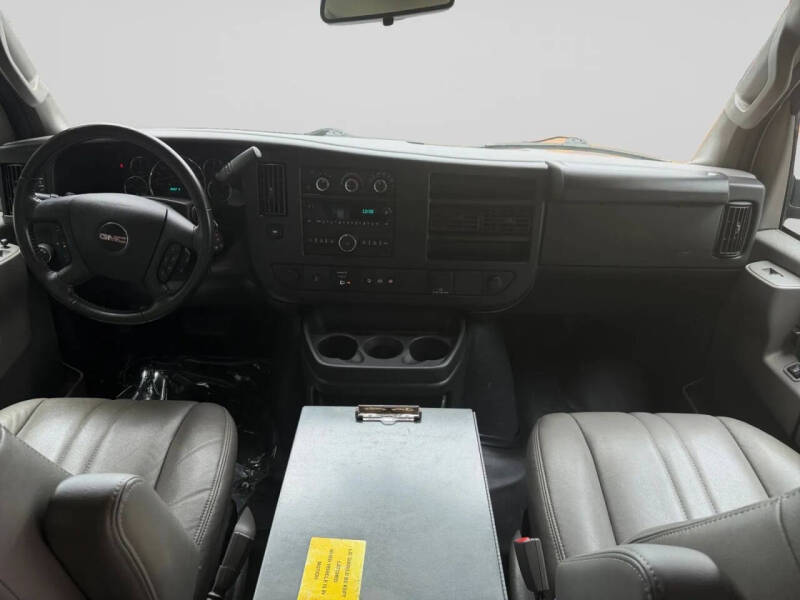 2023 GMC Savana 2500