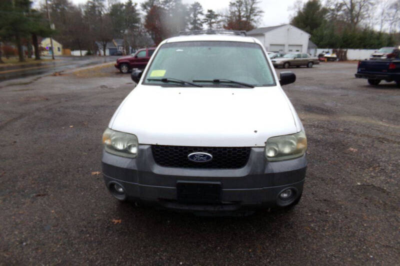 2005 Ford Escape XLT photo 2