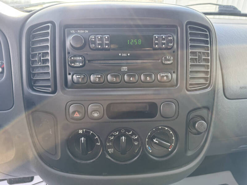 2005 Ford Escape XLS