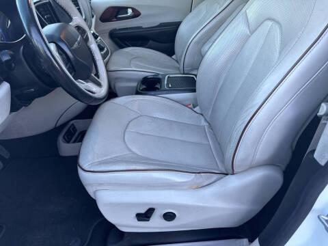 2020 Chrysler Pacifica Limited 35th Anniversary