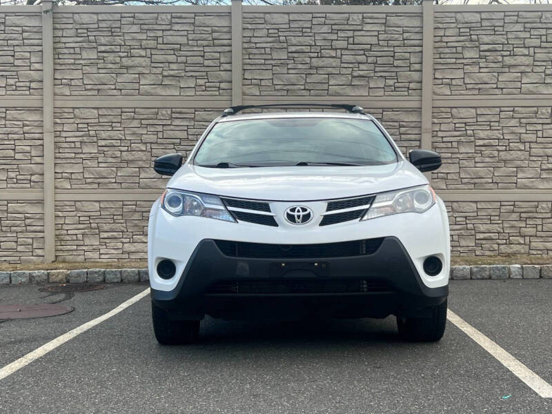 2013 Toyota RAV4 LE photo 2