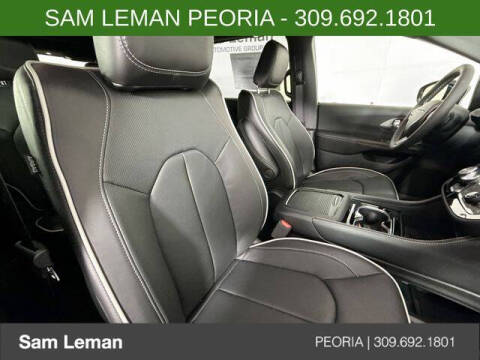 2027 Chrysler Pacifica Limited