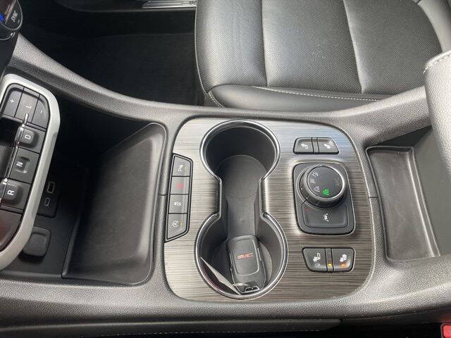 2023 GMC Acadia SLT