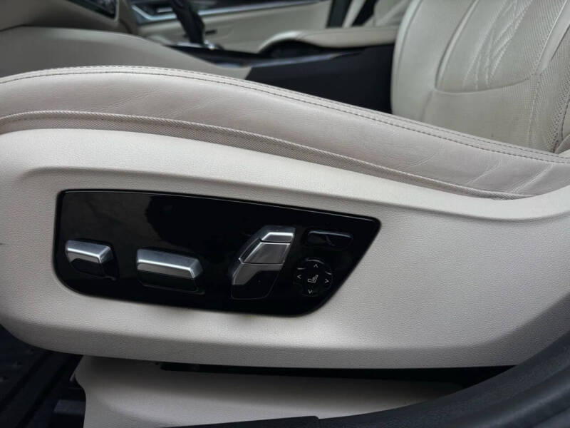 2019 BMW 5 Series 540i