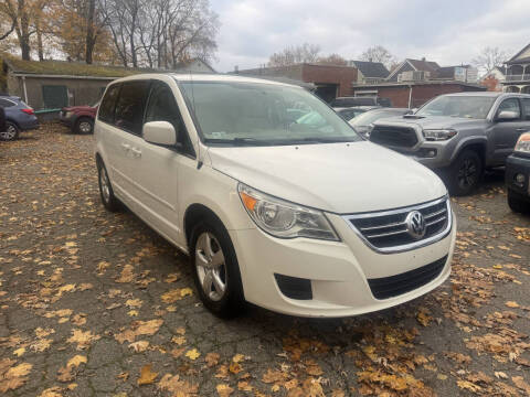 2010 Volkswagen Routan SE