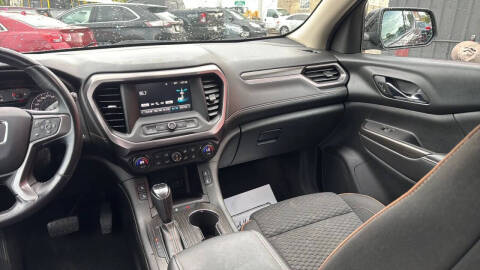 2018 GMC Acadia SLE-2