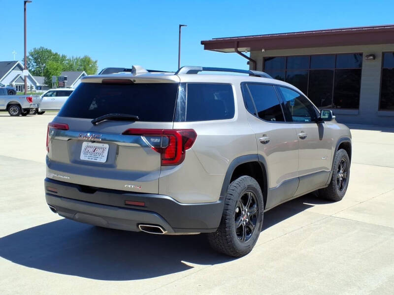 2023 GMC Acadia AT4