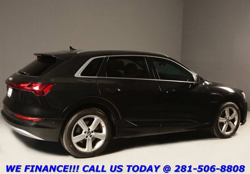 2019 Audi e-tron quattro Premium Plus