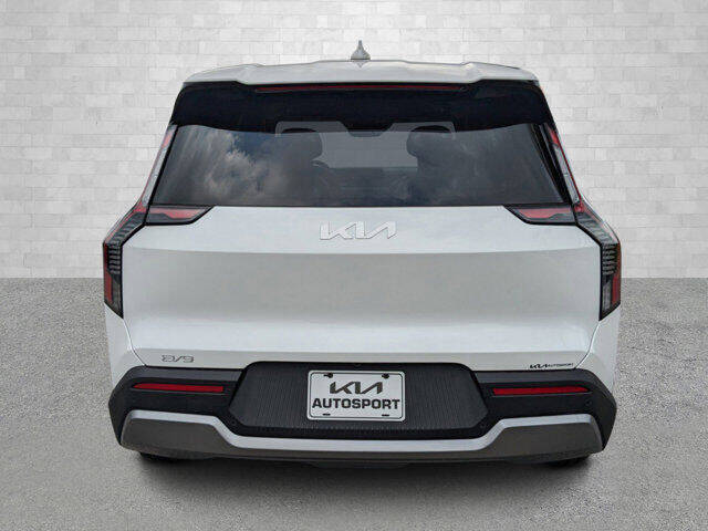2024 Kia EV9 Light Long Range