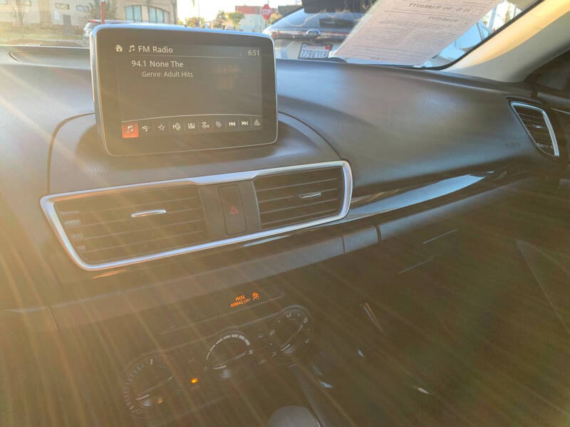 2015 Mazda MAZDA3 i Sport