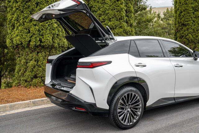 2023 Lexus RZ 450e Luxury