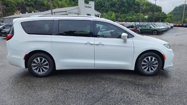 2021 Chrysler Pacifica for sale at Tim Short CDJR Hazard in Hazard, KY