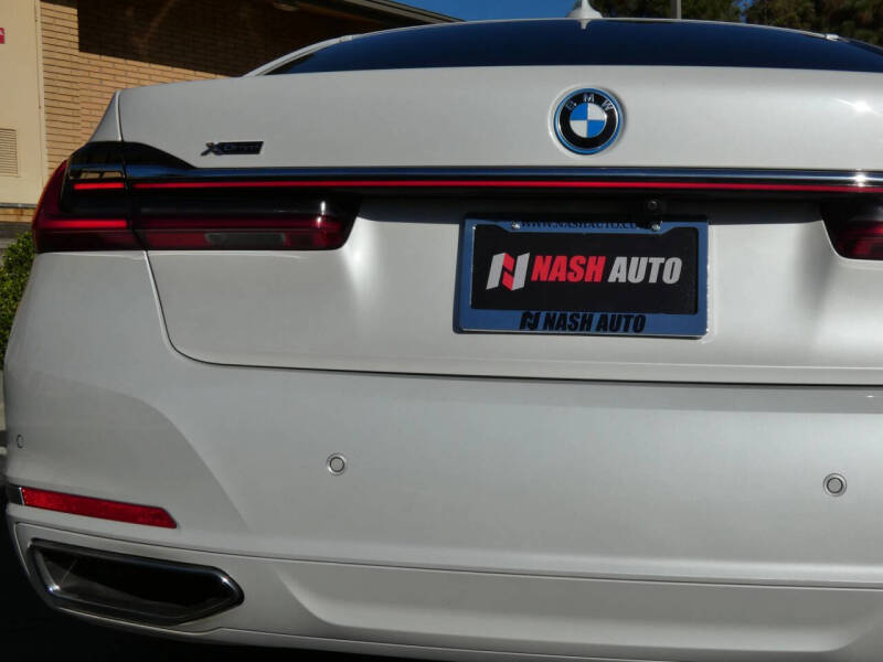 2022 BMW 7 Series 745e xDrive