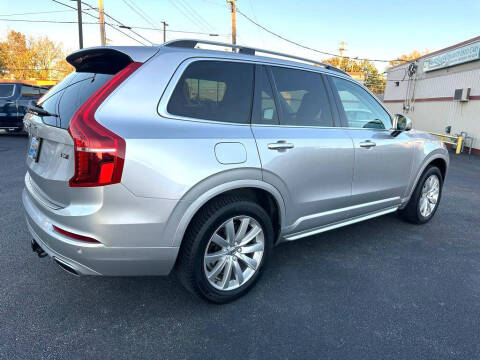 2016 Volvo XC90 T6 Momentum