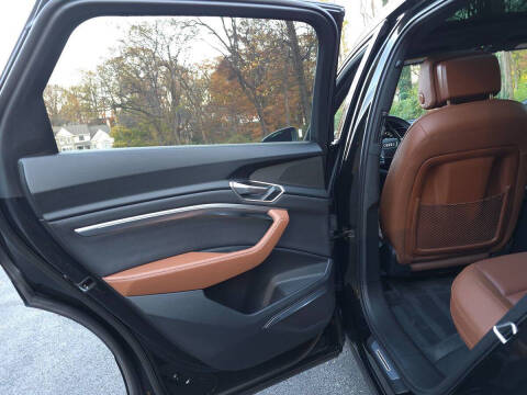 2024 Audi Q8 e-tron quattro Premium Plus