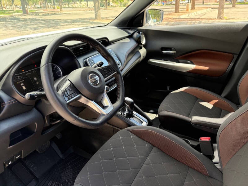 2019 Nissan Kicks S