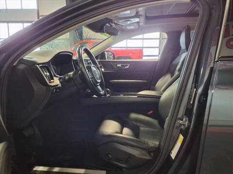 2022 Volvo S60 B5 Momentum