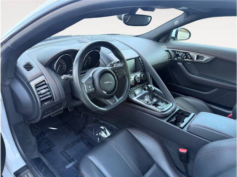 2017 Jaguar F-TYPE R