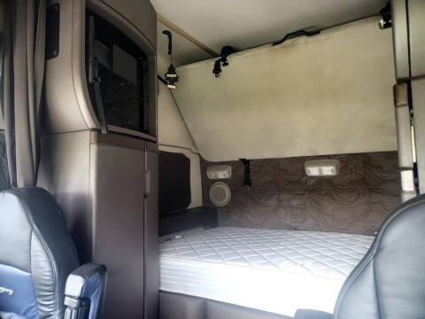 2016 Volvo VNL730