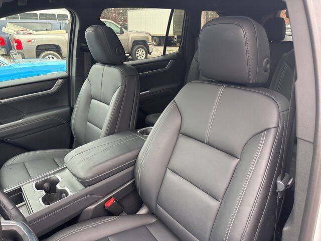 2024 GMC Acadia Elevation