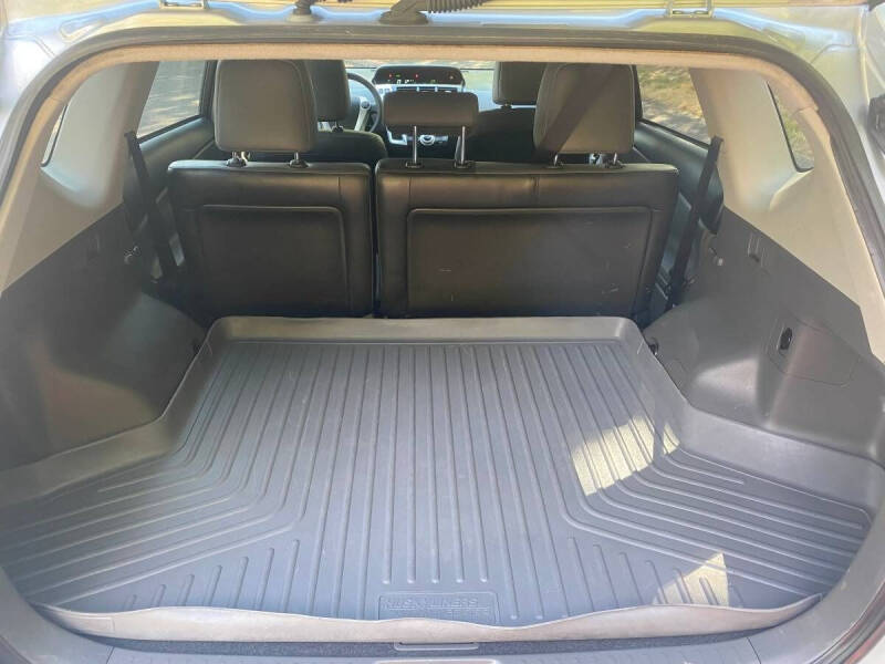 2012 Toyota Prius v Five