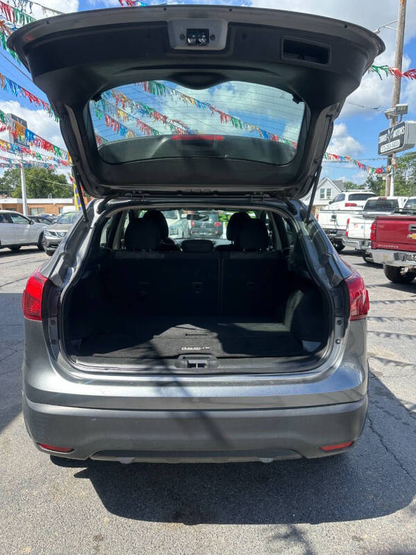 2017 Nissan Rogue Sport SV