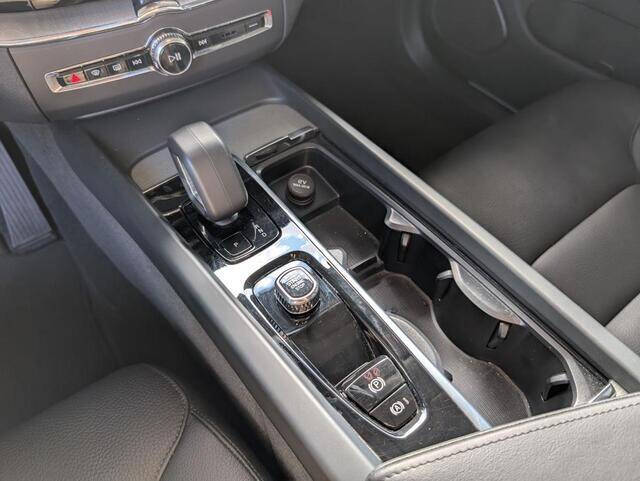 2025 Volvo XC60 B5 Plus Dark Theme